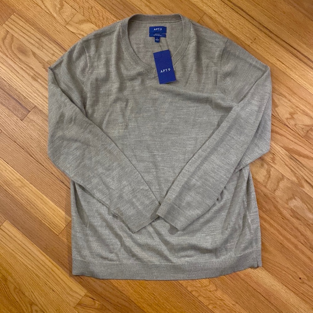 NWT Apt 9 Mens V-Neck